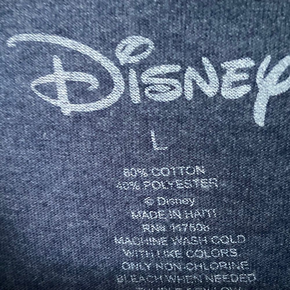 Disney I'm with Goofy Navy Blue Graphic Tee in Size Junior Large - Picture 7 of 7